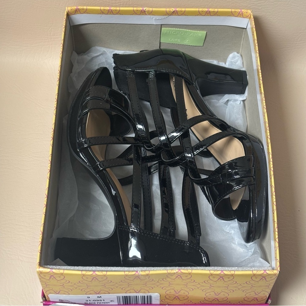 WOMEN'S EASY STREET BEE SPECIAL
OCCASION DRESS SANDALS Sz 9M - Picture 6 of 7